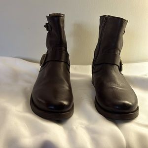 Frye 8.5 Brown ankle boot